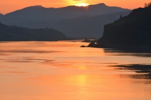 Columbia Riverの夕焼け - Mosierより-9046