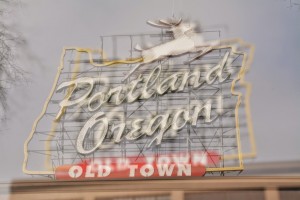 Portland Oregonの看板-6187