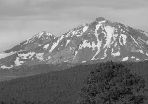 Three Sisters-Sistersの街より-2237-BW