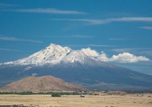 Mt Shasta - I-5沿いより-5724-A4